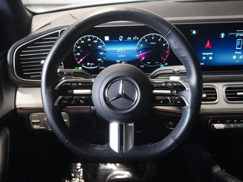 Used 2025 Mercedes-Benz GLS 450 4MATIC image 16