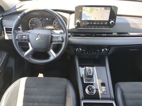 Used 2022 Mitsubishi Outlander SE AWD/4WD image 17