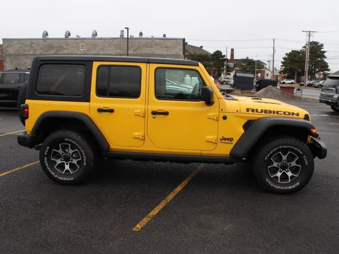 Used 2021 Jeep Wrangler Unlimited Rubicon w/ Cold Weather Group image 4