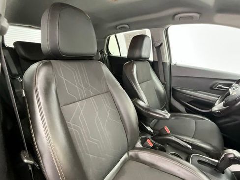 Used 2022 Chevrolet Trax LT w/ Driver Confidence Package AWD/4WD image 12