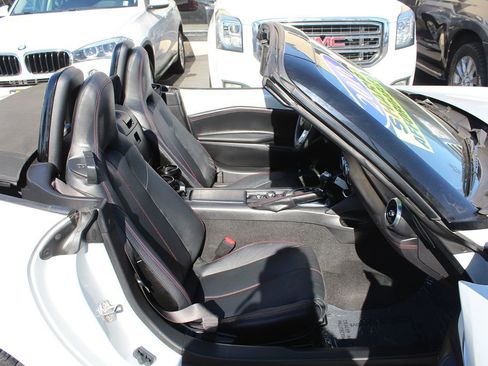 Used 2016 MAZDA MX-5 Miata Grand Touring RWD image 23