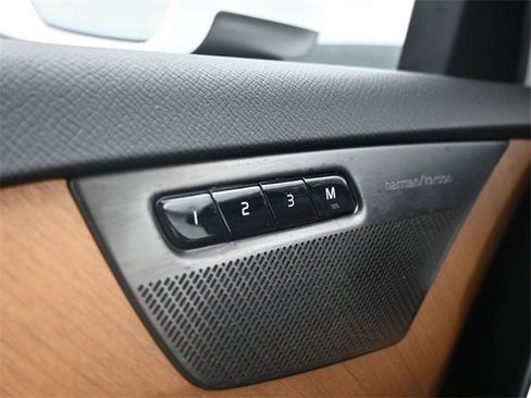 Used 2024 Volvo XC90 B6 Plus w/ Protection Package Premier image 29