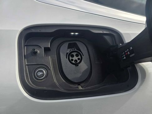 New 2025 Audi A6 e-tron Ultra image 8