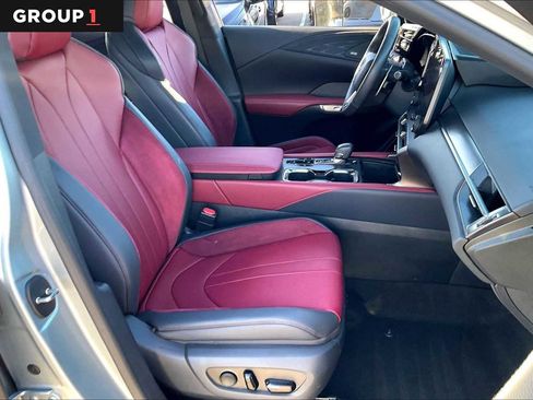 Used 2024 Lexus RX 500h F Sport w/ Convenience Package image 8