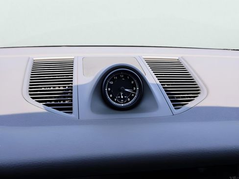 New 2025 Porsche Macan image 22