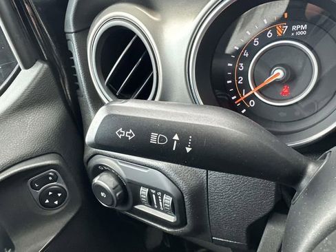 Used 2019 Jeep Wrangler Unlimited Sport S AWD/4WD image 34