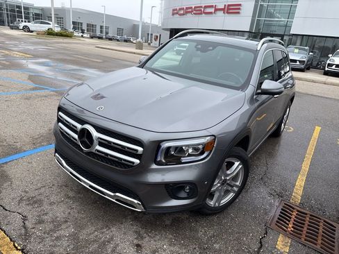 Used 2022 Mercedes-Benz GLB 250 4MATIC image 1