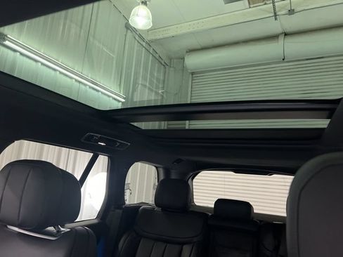 Used 2025 Land Rover Range Rover SE AWD/4WD image 36