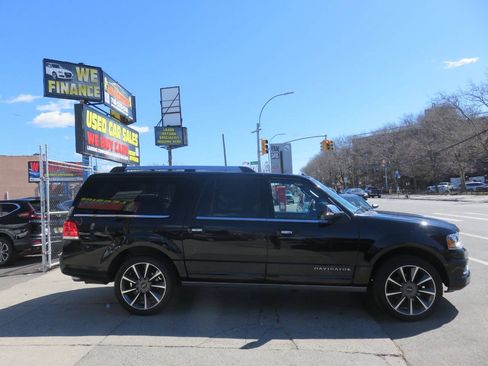 Used 2016 Lincoln Navigator L Reserve AWD/4WD image 9