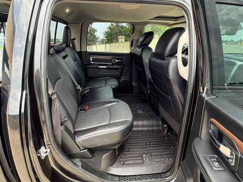 Used 2018 RAM 1500 Laramie AWD/4WD image 39