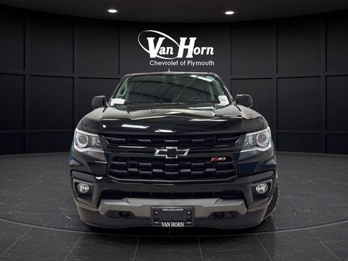 Used 2022 Chevrolet Colorado Z71 w/ Z71 Midnight Edition AWD/4WD image 2