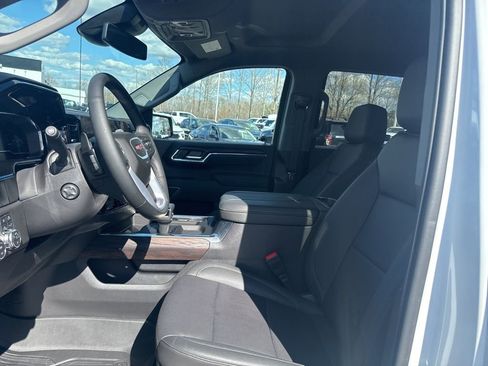 Used 2025 GMC Sierra 1500 SLT w/ SLT Convenience Package AWD/4WD image 9