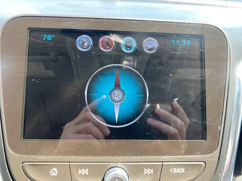 Used 2018 Chevrolet Equinox LT w/ Sun & Infotainment Package AWD/4WD image 19