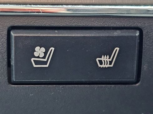 Used 2017 Toyota Tundra Platinum image 5