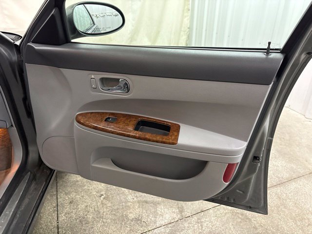 Used 2005 Buick LaCrosse CXL w/ Gold Convenience Package FWD image 16