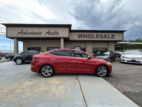 Used 2017 Hyundai Elantra Limited w/ Limited Tech Package 04 FWD image 1
