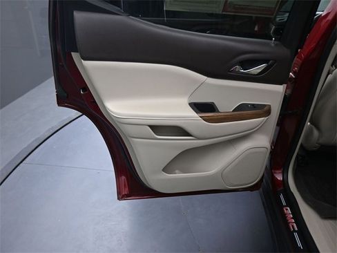 Used 2017 GMC Acadia Denali w/ Technology Package image 15