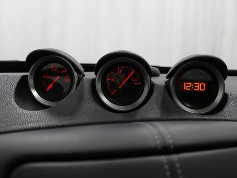 Used 2012 Nissan 370Z Roadster RWD image 23