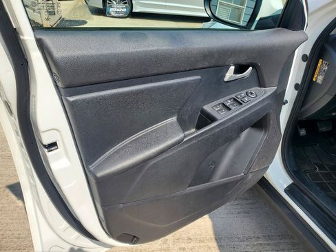 Used 2015 Kia Sportage LX FWD image 16