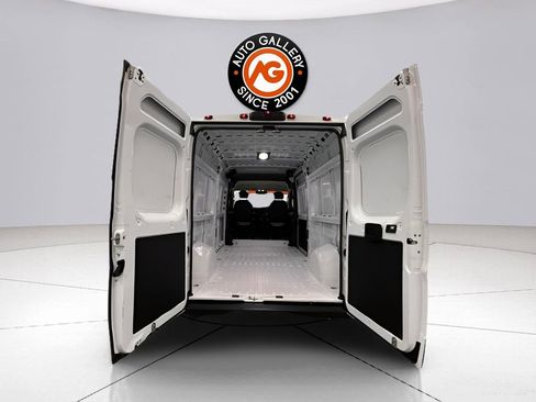 Used 2025 RAM ProMaster 2500 w/ Convenience Group image 19