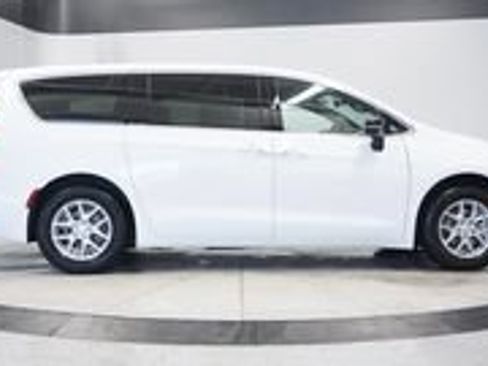 New 2026 Chrysler Voyager LX FWD image 30