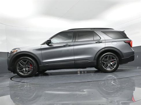 Used 2025 Ford Explorer ST w/ Sun And Sound Package AWD/4WD image 32