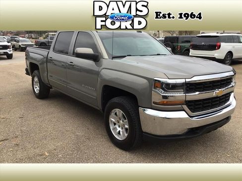 Used 2017 Chevrolet Silverado 1500 LT w/ Trailering Package image 4