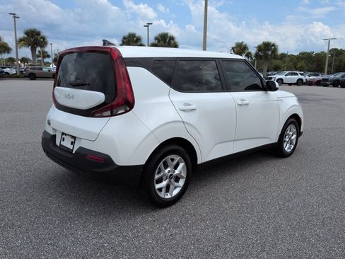 Used 2022 Kia Soul S FWD image 5