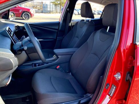 Certified 2022 Toyota Prius LE image 8