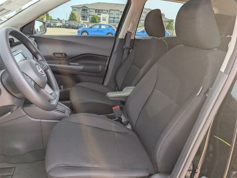 New 2025 Nissan Kicks Play S image 19