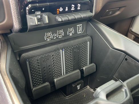 Used 2026 RAM 1500 Limited w/ Bed Utility Group image 31