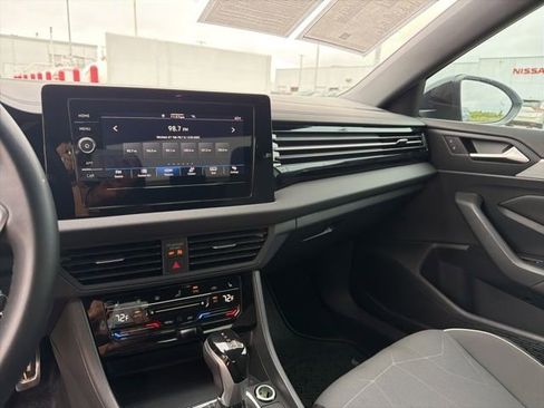 Used 2025 Volkswagen Jetta Sport FWD image 11