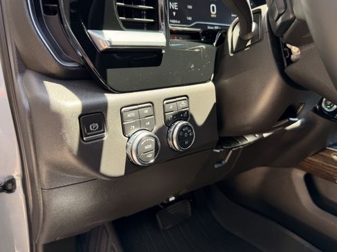 Used 2023 GMC Sierra 1500 Elevation w/ Elevation Premium Package AWD/4WD image 11