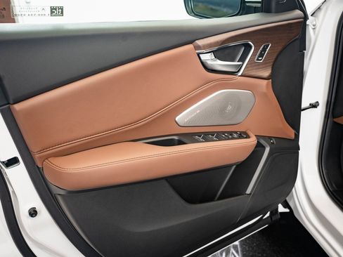 Certified 2025 Acura RDX SH-AWD w/ Advance Package image 25