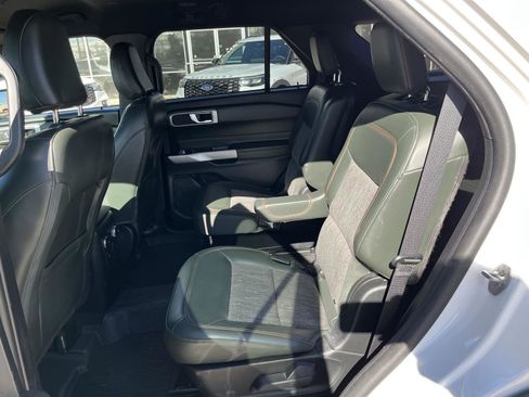Used 2022 Ford Explorer Timberline image 14
