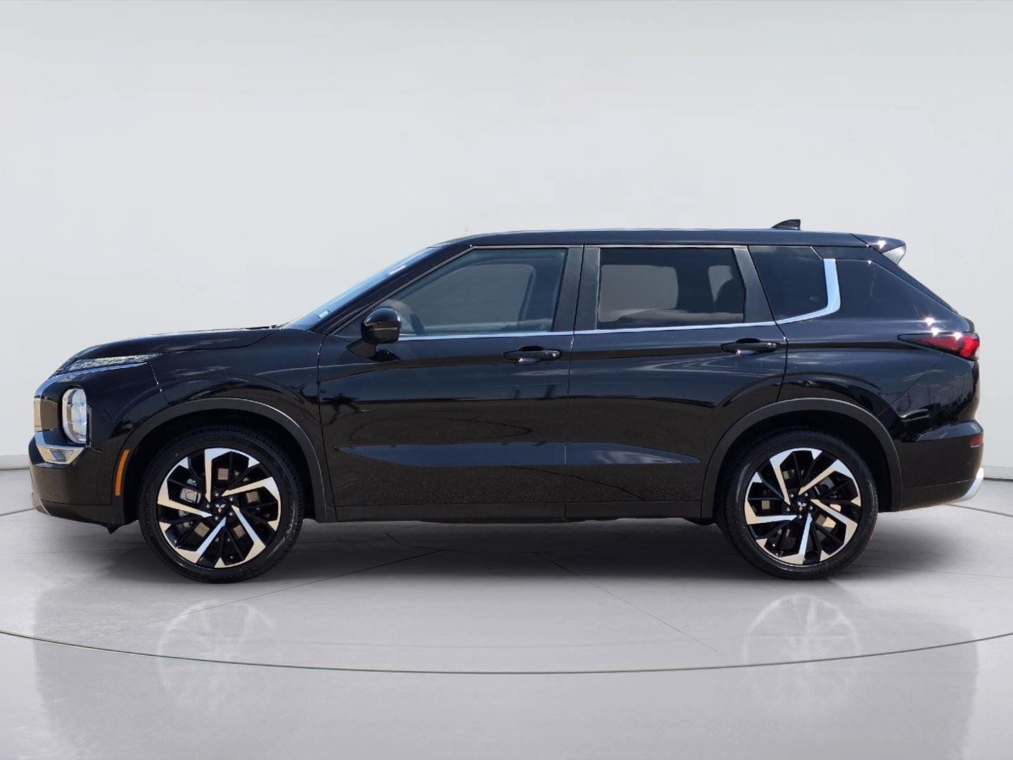 Used 2024 Mitsubishi Outlander SE FWD image 8
