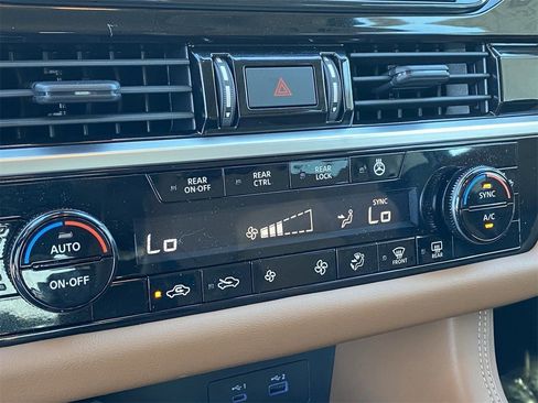 New 2025 Nissan Pathfinder Platinum image 26