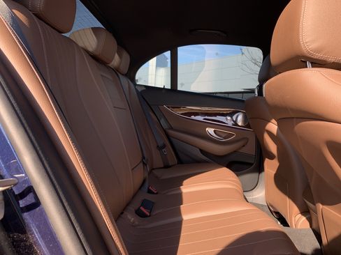 Used 2017 Mercedes-Benz E 300 4MATIC image 33