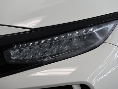 Used 2018 Honda Civic Type R image 8