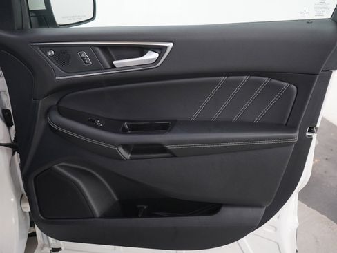 Used 2019 Ford Edge ST w/ Cold Weather Package AWD/4WD image 9