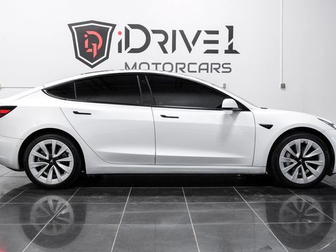 Used 2022 Tesla Model 3 Long Range AWD/4WD image 7