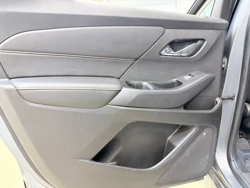 Used 2019 Chevrolet Traverse LS FWD image 17