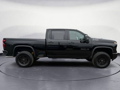 Used 2025 Chevrolet Silverado 2500 ZR2 w/ Technology Package image 16