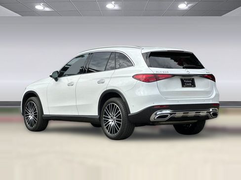 Used 2024 Mercedes-Benz GLC 300 4MATIC image 3