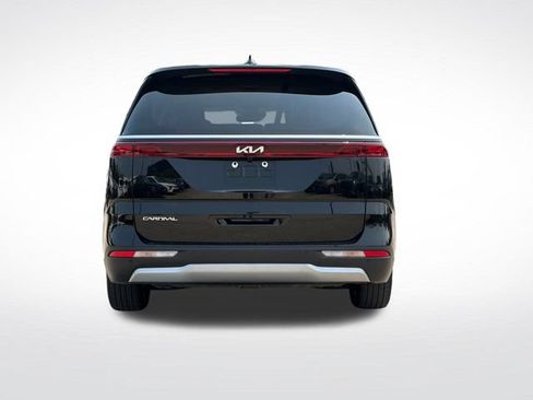Used 2024 Kia Carnival EX FWD image 25