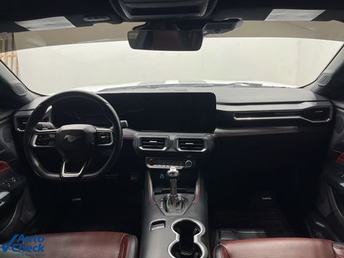 Used 2024 Ford Mustang GT Premium image 19