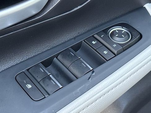 Used 2025 Toyota Grand Highlander AWD image 21