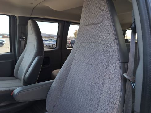 Used 2016 Chevrolet Express 2500 LT w/ LT Preferred Equipment Group image 11