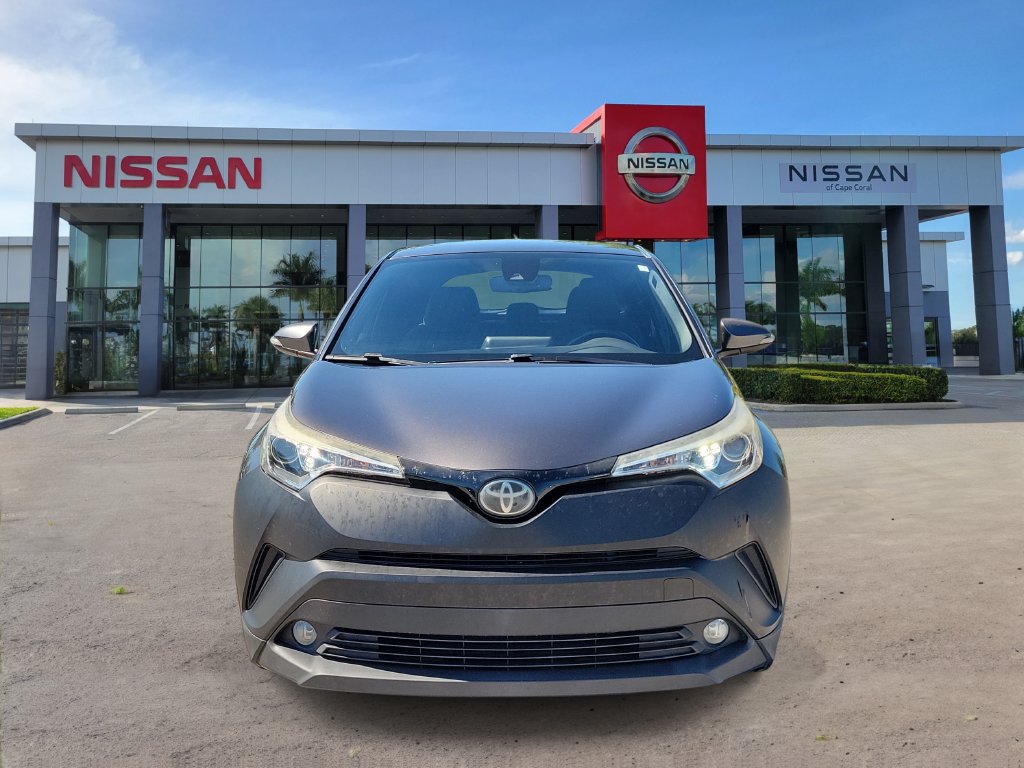 Used 2018 Toyota C-HR XLE FWD image 2