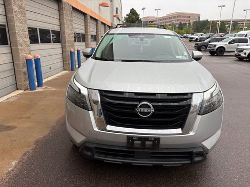 Used 2023 Nissan Pathfinder SV AWD/4WD image 8